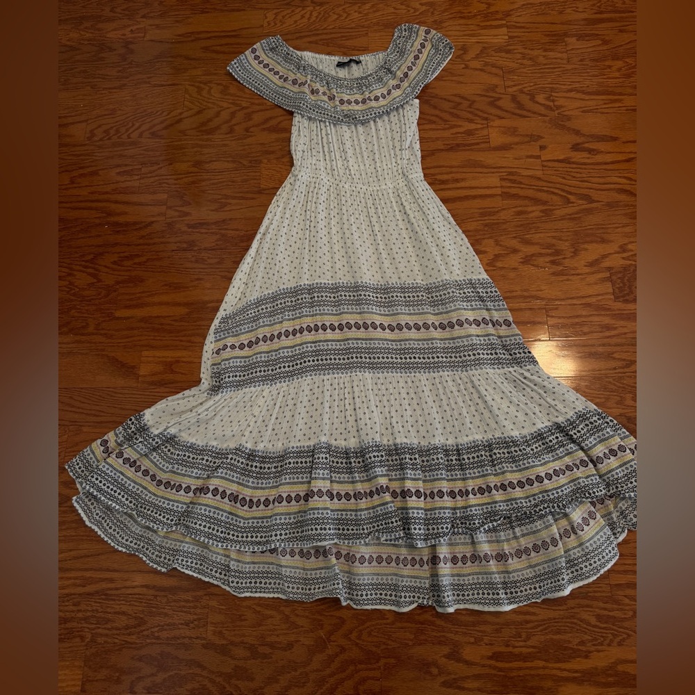 Off-Shoulder Bohemian Maxi Dress in Cream and Black - Picture 4 of 9